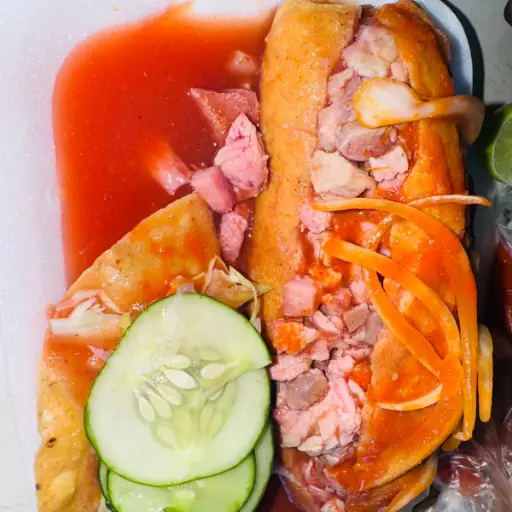 Tortas Ahogada De Carnitas