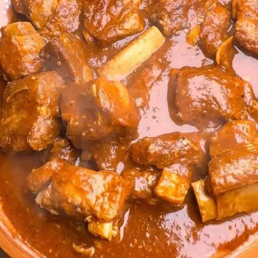 Costilla de puerco en salsa chipotle 