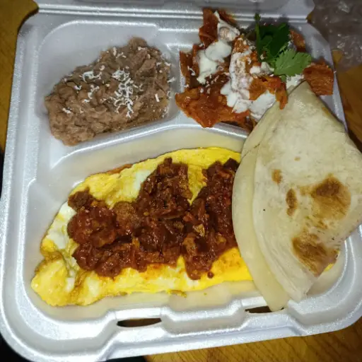 Omelette de chicharrón prensado 🐖