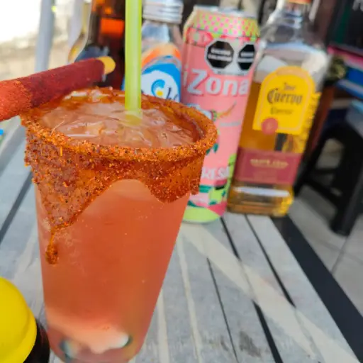 LA CARIBEÑA 🍸🌹