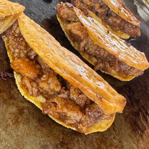 QUESATACO CHICHARRÓN PRENSADO