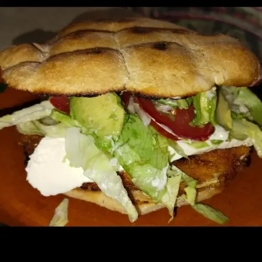 Torta milanesa de pollo 