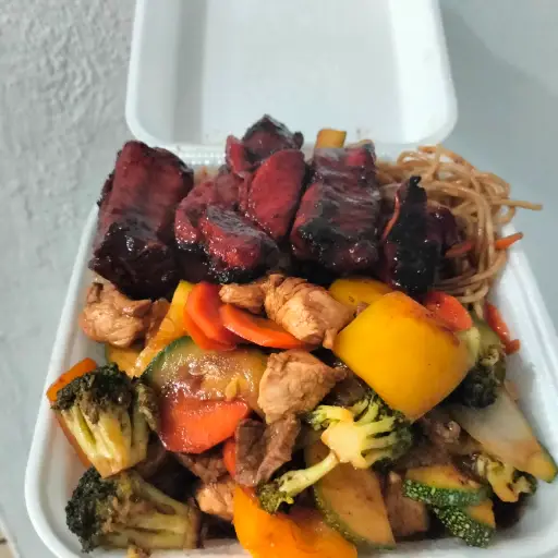 DOS GUISADOS POR $125