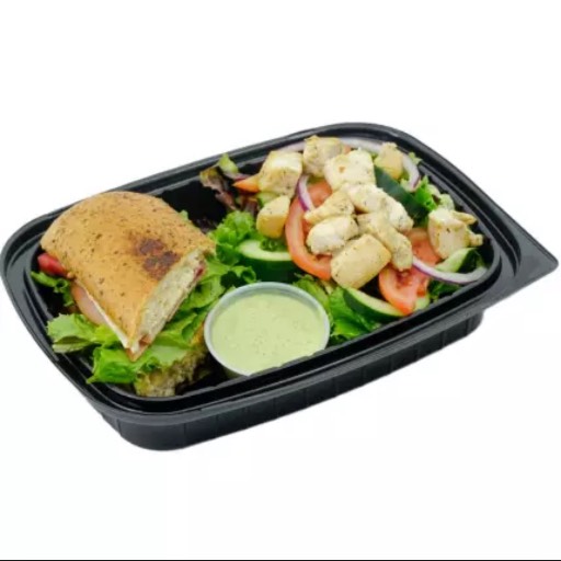 1/2 Baguette y 1/2 ensalada de pollo