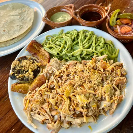 Platillo Pollo Pibil