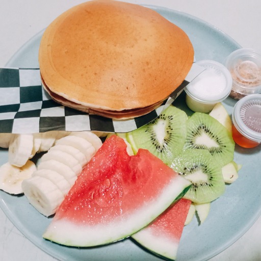 Hotcakes + Fruta