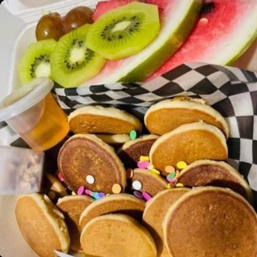Mini Hotcakes + Fruta