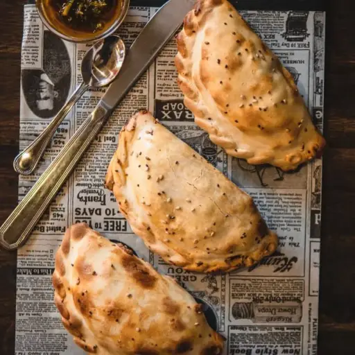 3 empanadas + refresco