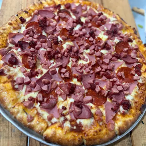 Pizza Carnivor 