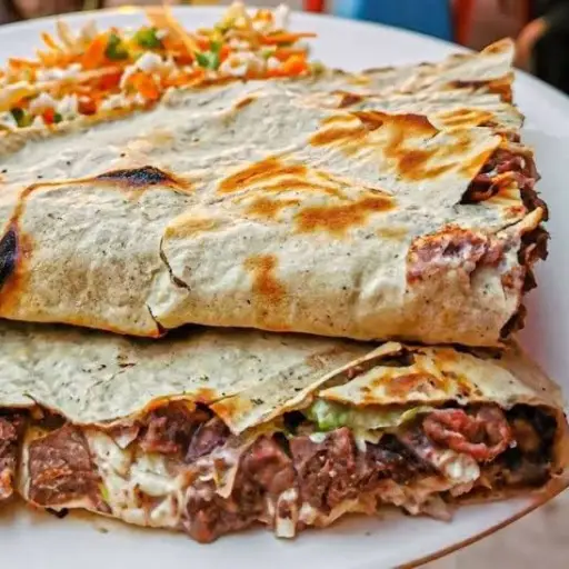 TLAYUDAS DE ASADA, CHORIZO Y  PASTOR