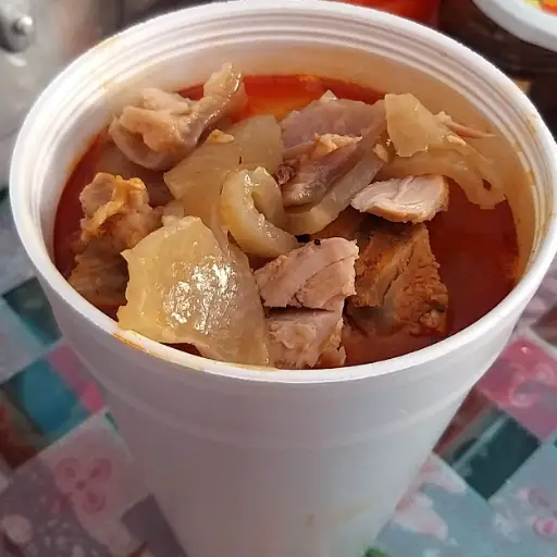 Pozole de pierna