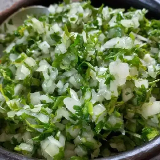 Cebolla con cilantro