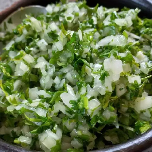Cebolla con cilantro