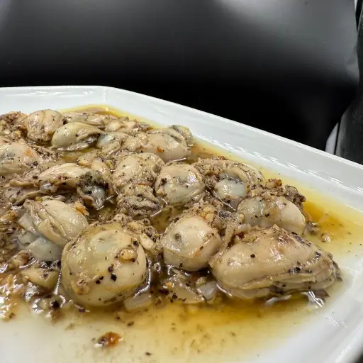 ostiones a la pimienta/ ajo perejil 