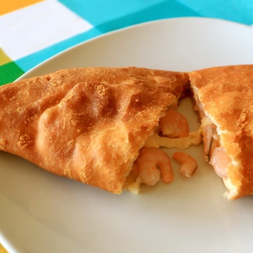 EMPANADAS DE CAMARON  O PESCADO 