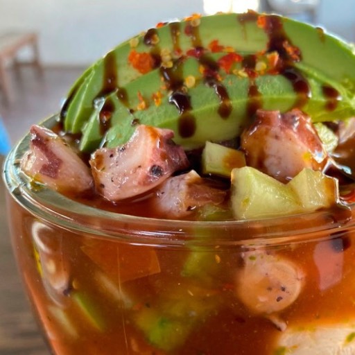 COCTELES , CAMPECHANA Y VUELVE A LA VIDA 