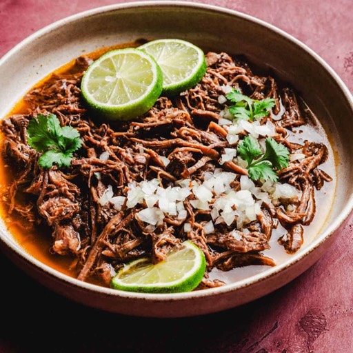 BIRRIA DE RES INCLUYE MEDIO LITRO DE CONSOME 