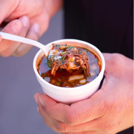 Caldo de Birria con Carne