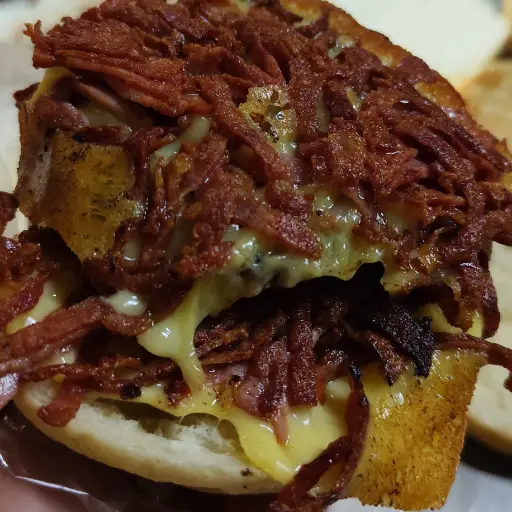 Hamburguesa Petra (con tocino crujiente)