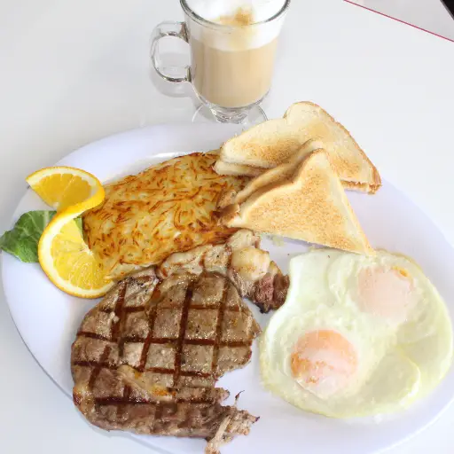 RIB EYE CON HUEVO PLATILLO