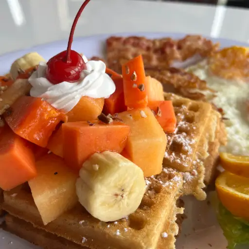 PLATILLO WAFLE FRUTA