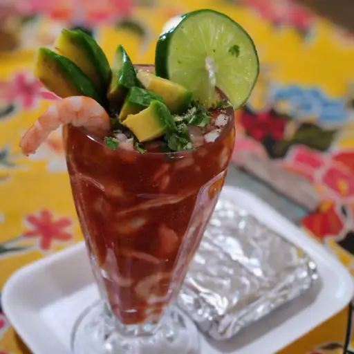 Cóctel de camarón grande