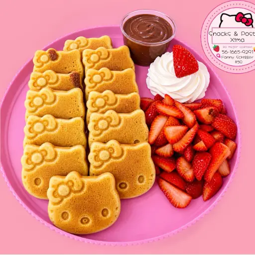 Kitty hot cakes.🍓😋🥞