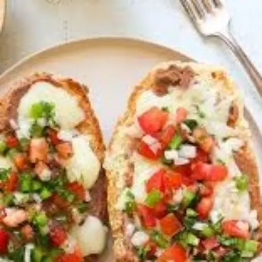 MOLLETES SALADOS