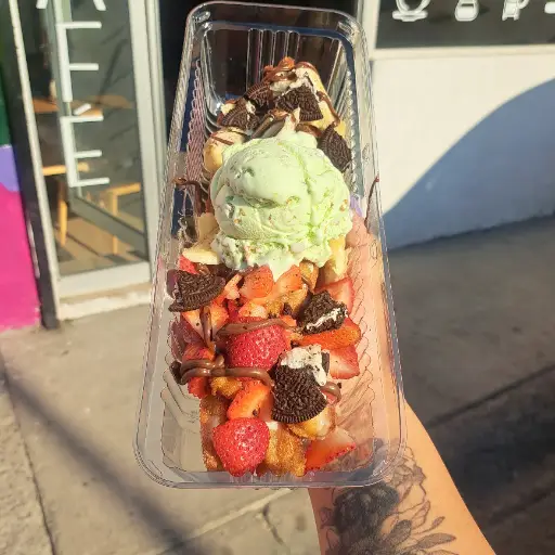 El churrote con fruta y nieve 